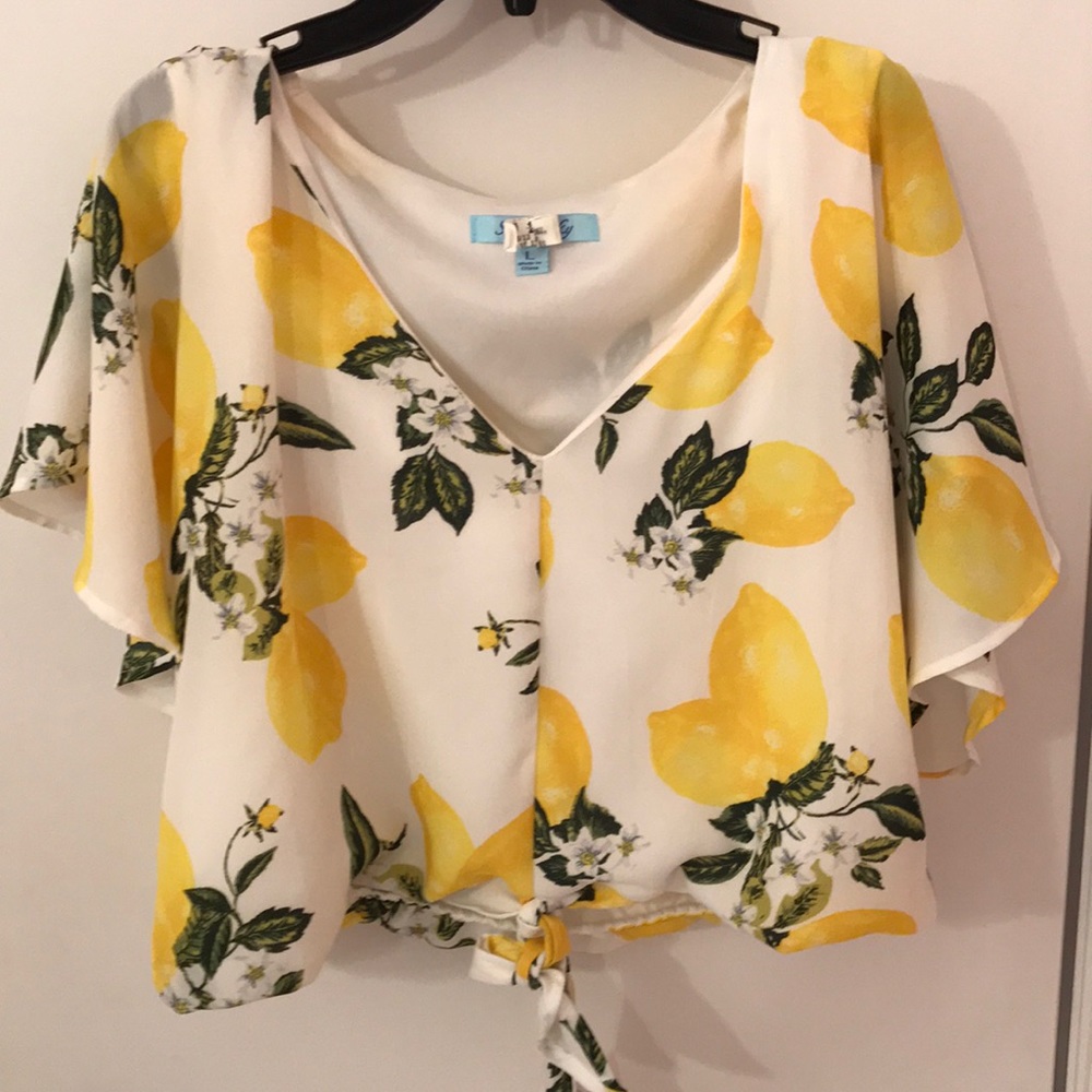 Lemon She + Sky Top!